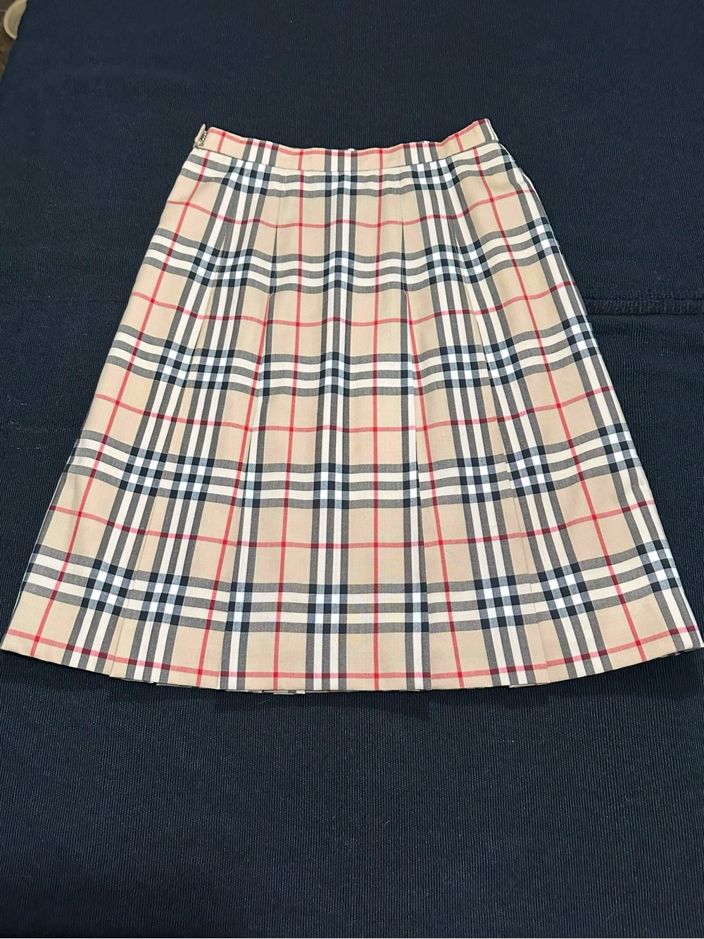 Burberry Nova Check Skirt - Wool - 28” Waist VINTAGE RARE SM / Size 6 EXCELLENT - Picture 3 of 13